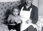 1958 mit Mama